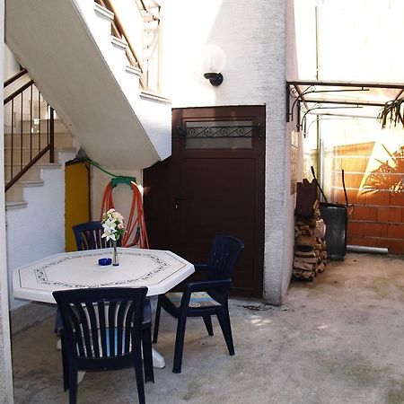 Apartment Nana 1 ชิเบนิก ภายนอก รูปภาพ